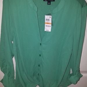 **NEW** International concepts Kelly green button down top size small